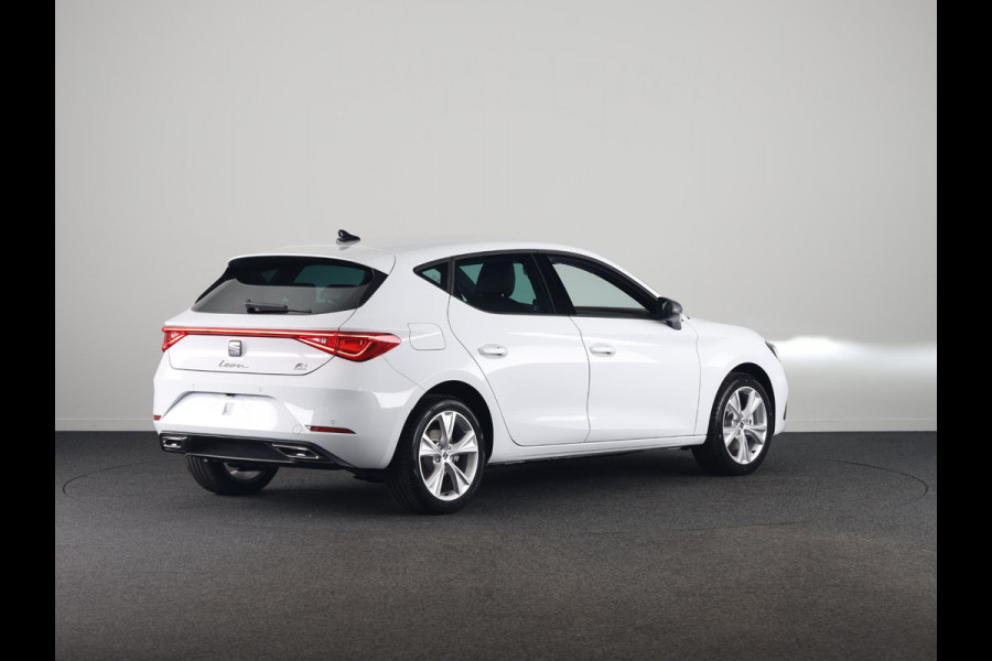 Seat Leon 1.5 TSI e-Hybrid FR Business | Elektr. Trekhaak | Technology Pack | Keyless Entry | Verwarmbare Stoelen | Navigatie | Draadloze Carplay