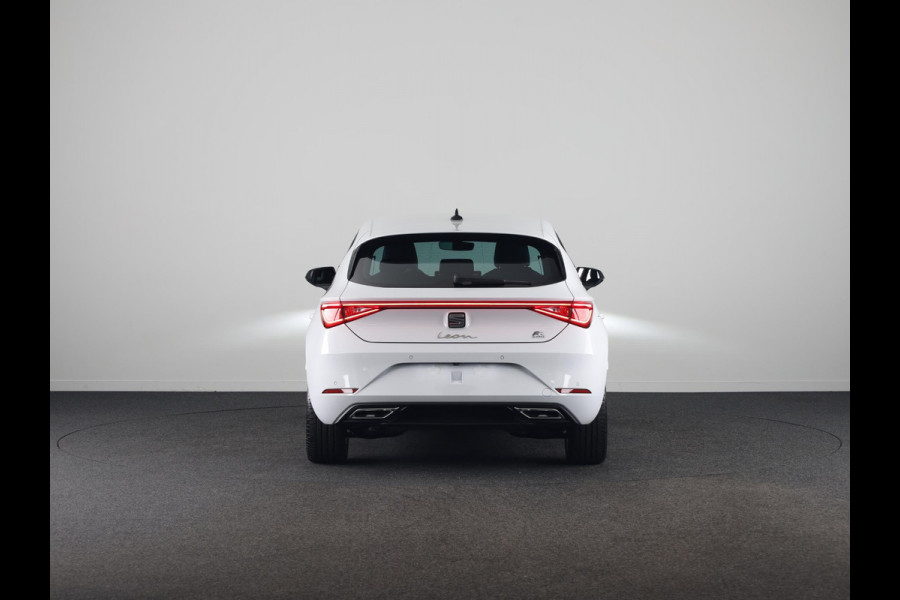 Seat Leon 1.5 TSI e-Hybrid FR Business | Elektr. Trekhaak | Technology Pack | Keyless Entry | Verwarmbare Stoelen | Navigatie | Draadloze Carplay