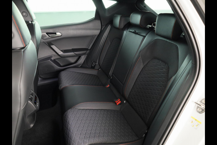 Seat Leon 1.5 TSI e-Hybrid FR Business | Elektr. Trekhaak | Technology Pack | Keyless Entry | Verwarmbare Stoelen | Navigatie | Draadloze Carplay