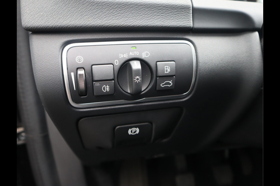 Volvo S60 2.0 T3 Nordic+ Navi / Afn Trekh / Elekramen / Cruise / Handgeschakeld 6 versn / Dealer onderhouden