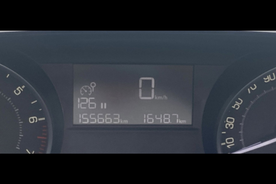 Peugeot 208 1.2 PureTech Signature/ Airco/ Carplay/ Parkassist/ PrivacyGlass/ NAP