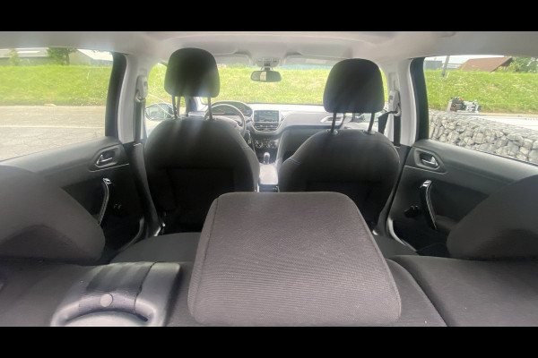 Peugeot 208 1.2 PureTech Signature/ Airco/ Carplay/ Parkassist/ PrivacyGlass/ NAP