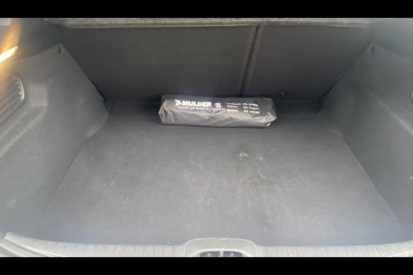 Peugeot 208 1.2 PureTech Signature/ Airco/ Carplay/ Parkassist/ PrivacyGlass/ NAP