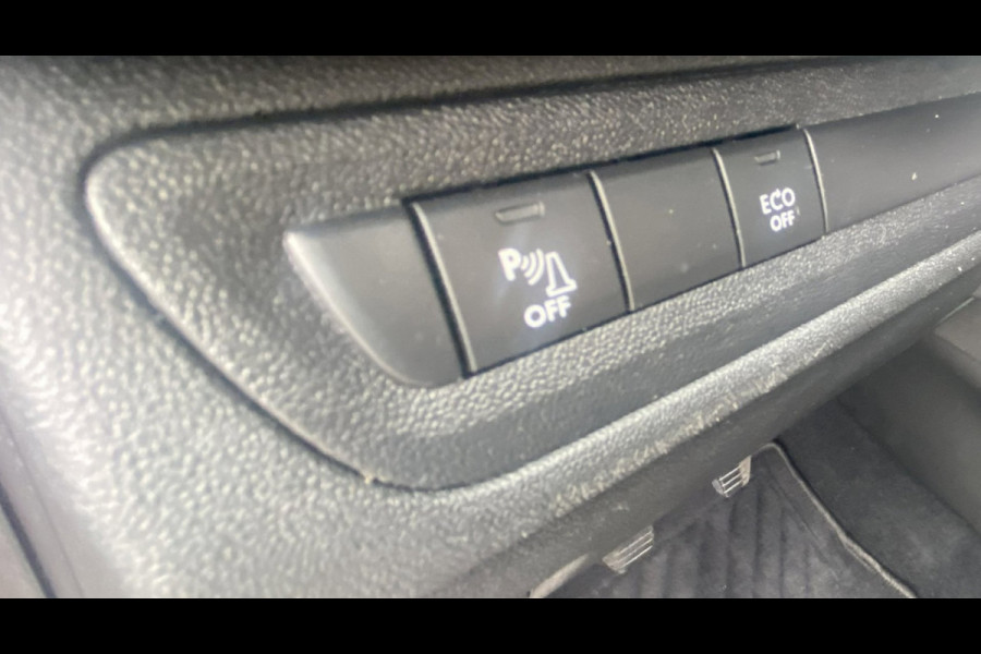 Peugeot 208 1.2 PureTech Signature/ Airco/ Carplay/ Parkassist/ PrivacyGlass/ NAP