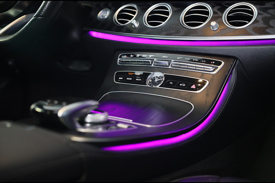 Mercedes-Benz E-Klasse 200 AMG Line / Aut / Leder / Burmester / Memory / Elek Stoelen / Dig Cockpit / Open Pano / 21 Inch