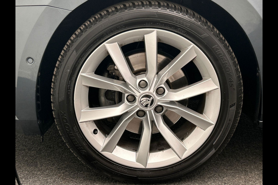 Škoda Superb Combi 1.4 TSI ACT Style Business | Automaat | Carplay | Trekhaak | Leder | Camera | Navigatie |