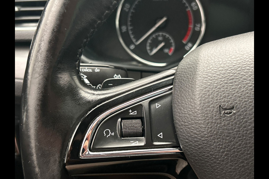 Škoda Superb Combi 1.4 TSI ACT Style Business | Automaat | Carplay | Trekhaak | Leder | Camera | Navigatie |