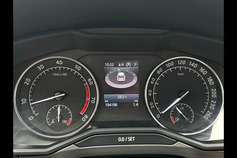 Škoda Superb Combi 1.4 TSI ACT Style Business | Automaat | Carplay | Trekhaak | Leder | Camera | Navigatie |