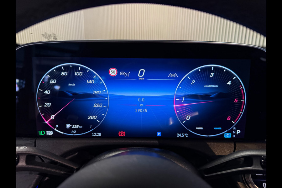Mercedes-Benz E-Klasse 220D AMG STYLING-PANORAMADAK-NIGHT PAKKET-DISTRONIC-DODEHOEK-COMPLEET