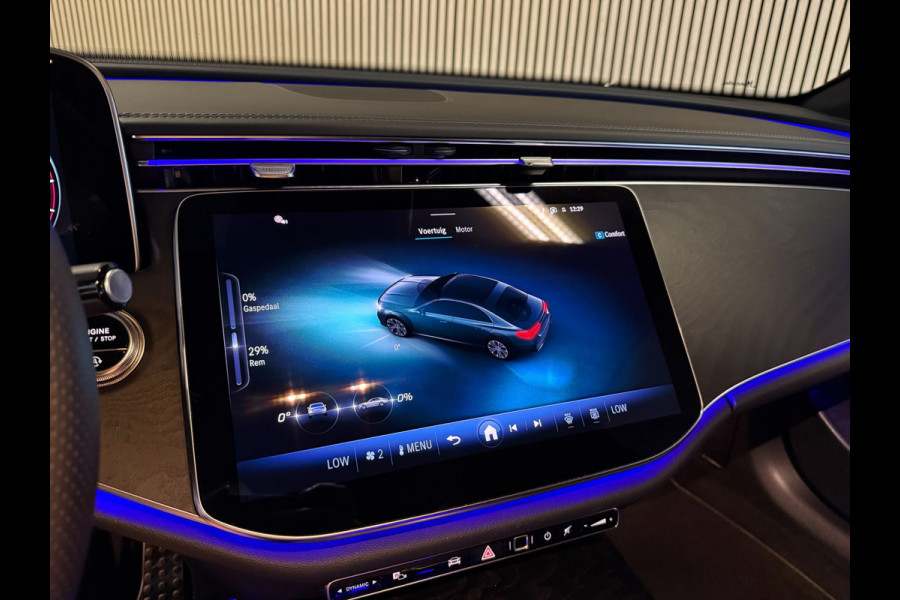 Mercedes-Benz E-Klasse 220D AMG STYLING-PANORAMADAK-NIGHT PAKKET-DISTRONIC-DODEHOEK-COMPLEET