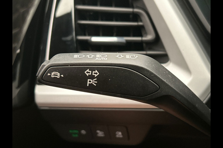 Audi Q4 e-tron 50 quattro Advanced edition 77 kWh | Trekhaak | Head-Up | 93,77 % SOH| Stoelverwarming | Adaptieve Cruise/Control |