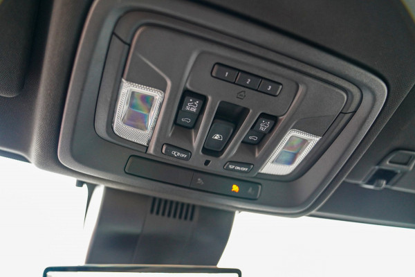 Chevrolet Silverado High Country | Stoelverkoeling | Head Up Display | 360 Camera | Bose | Panorama dak | Memory | Apple Carplay