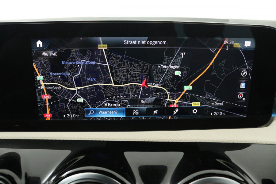 Mercedes-Benz A-Klasse 180 Business Solution Luxury (SFEERVERLICHTING, STOELVERWARMING, 1e EIGENAAR, ACHTERUITRIJCAMERA)