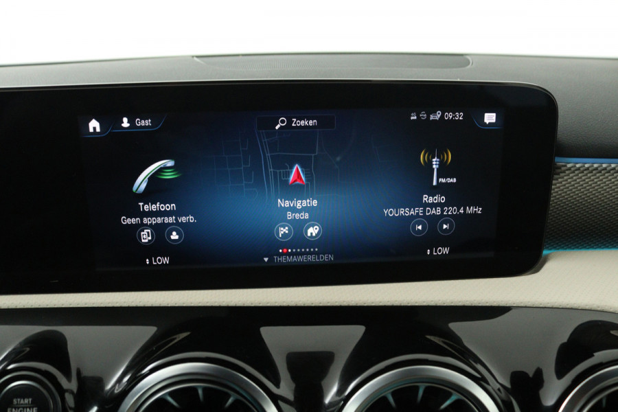 Mercedes-Benz A-Klasse 180 Business Solution Luxury (SFEERVERLICHTING, STOELVERWARMING, 1e EIGENAAR, ACHTERUITRIJCAMERA)