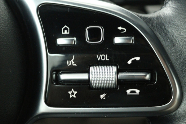 Mercedes-Benz A-Klasse 180 Business Solution Luxury (SFEERVERLICHTING, STOELVERWARMING, 1e EIGENAAR, ACHTERUITRIJCAMERA)