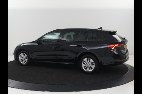 Škoda Octavia Combi 1.0 e-TSI Business Edition | Cruise control | Park assist | Carplay | LED | Cruise control | Park assist | Carplay | Full LED | Climate control | Virtual Dashboard | DAB | Getint glas
