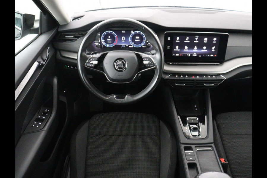 Škoda Octavia Combi 1.0 e-TSI Business Edition | Cruise control | Park assist | Carplay | LED | Cruise control | Park assist | Carplay | Full LED | Climate control | Virtual Dashboard | DAB | Getint glas