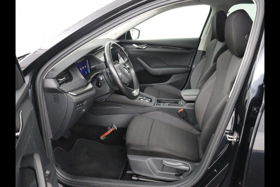 Škoda Octavia Combi 1.0 e-TSI Business Edition | Cruise control | Park assist | Carplay | LED | Cruise control | Park assist | Carplay | Full LED | Climate control | Virtual Dashboard | DAB | Getint glas