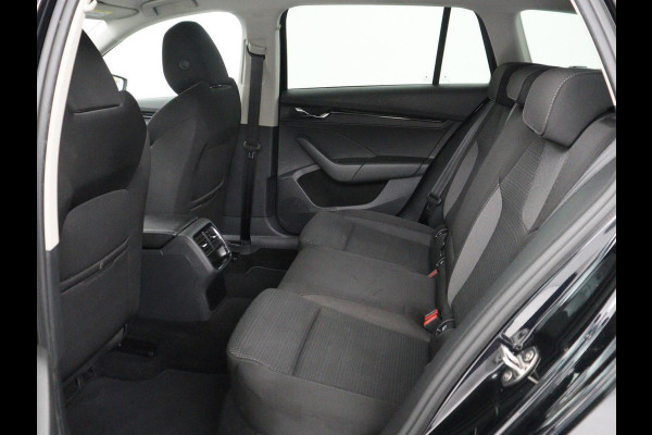 Škoda Octavia Combi 1.0 e-TSI Business Edition | Cruise control | Park assist | Carplay | LED | Cruise control | Park assist | Carplay | Full LED | Climate control | Virtual Dashboard | DAB | Getint glas