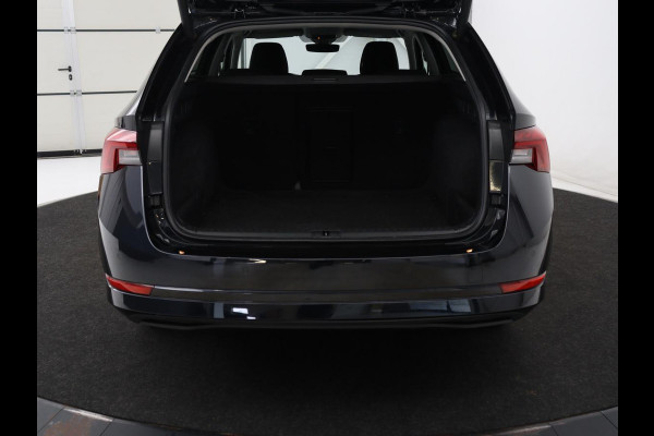 Škoda Octavia Combi 1.0 e-TSI Business Edition | Cruise control | Park assist | Carplay | LED | Cruise control | Park assist | Carplay | Full LED | Climate control | Virtual Dashboard | DAB | Getint glas