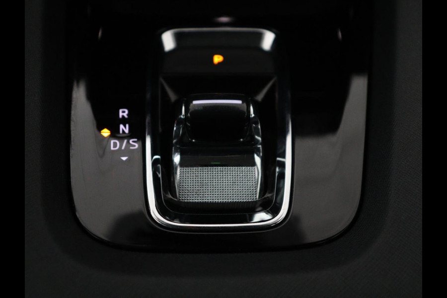 Škoda Octavia Combi 1.0 e-TSI Business Edition | Cruise control | Park assist | Carplay | LED | Cruise control | Park assist | Carplay | Full LED | Climate control | Virtual Dashboard | DAB | Getint glas