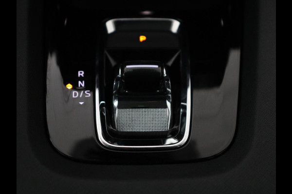 Škoda Octavia Combi 1.0 e-TSI Business Edition | Cruise control | Park assist | Carplay | LED | Cruise control | Park assist | Carplay | Full LED | Climate control | Virtual Dashboard | DAB | Getint glas