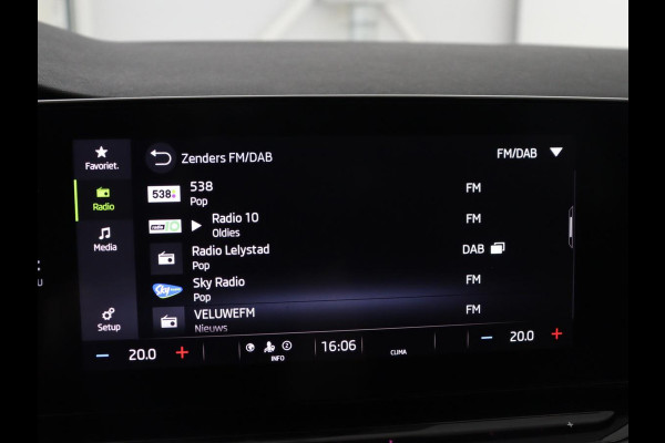 Škoda Octavia Combi 1.0 e-TSI Business Edition | Cruise control | Park assist | Carplay | LED | Cruise control | Park assist | Carplay | Full LED | Climate control | Virtual Dashboard | DAB | Getint glas