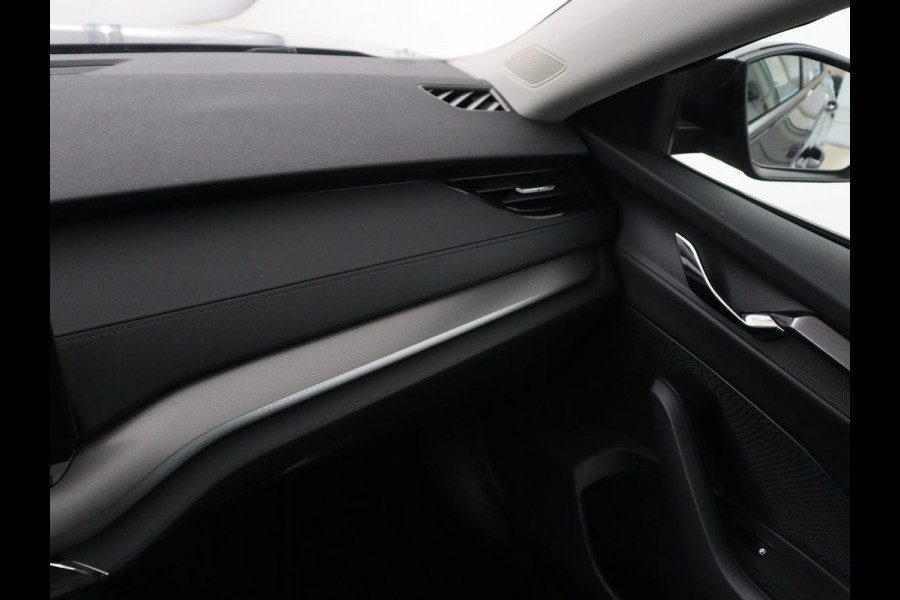 Škoda Octavia Combi 1.0 e-TSI Business Edition | Cruise control | Park assist | Carplay | LED | Cruise control | Park assist | Carplay | Full LED | Climate control | Virtual Dashboard | DAB | Getint glas