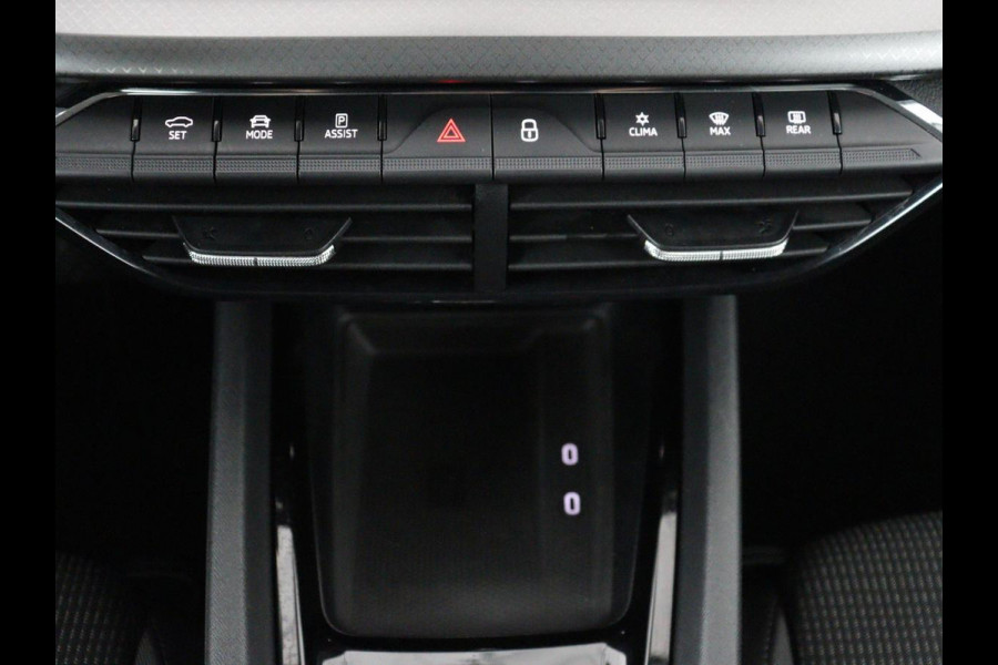 Škoda Octavia Combi 1.0 e-TSI Business Edition | Cruise control | Park assist | Carplay | LED | Cruise control | Park assist | Carplay | Full LED | Climate control | Virtual Dashboard | DAB | Getint glas