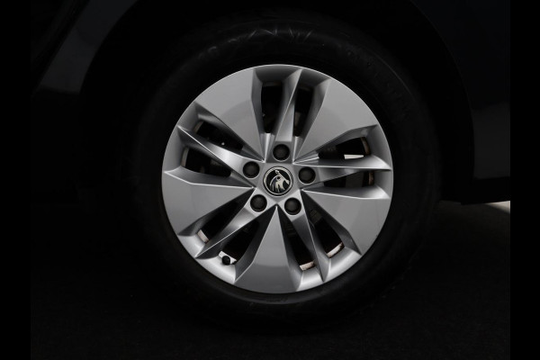 Škoda Octavia Combi 1.0 e-TSI Business Edition | Cruise control | Park assist | Carplay | LED | Cruise control | Park assist | Carplay | Full LED | Climate control | Virtual Dashboard | DAB | Getint glas