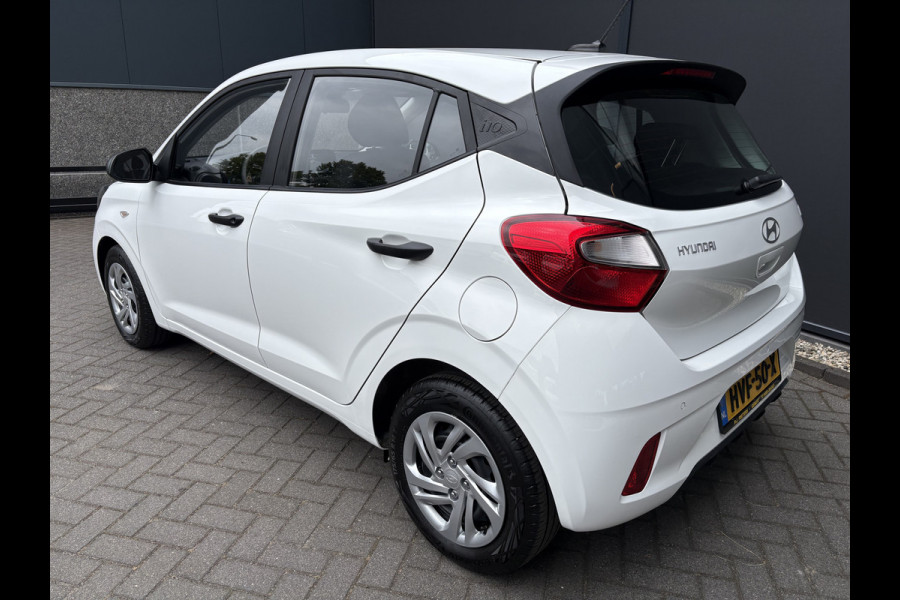 Hyundai i10 1.0 Comfort Achteruitrijcamera - Airco - Navigatie - Parkeersensoren achter - Cruise control - Radio - Led verlichting - Fabrieksgarantie