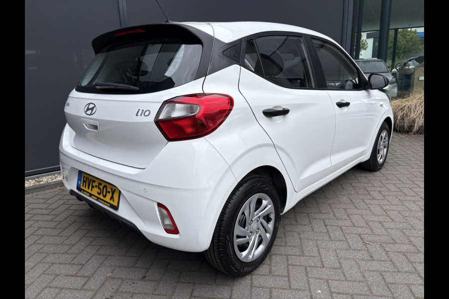 Hyundai i10 1.0 Comfort Achteruitrijcamera - Airco - Navigatie - Parkeersensoren achter - Cruise control - Radio - Led verlichting - Fabrieksgarantie