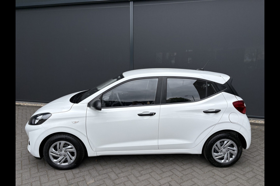 Hyundai i10 1.0 Comfort Achteruitrijcamera - Airco - Navigatie - Parkeersensoren achter - Cruise control - Radio - Led verlichting - Fabrieksgarantie