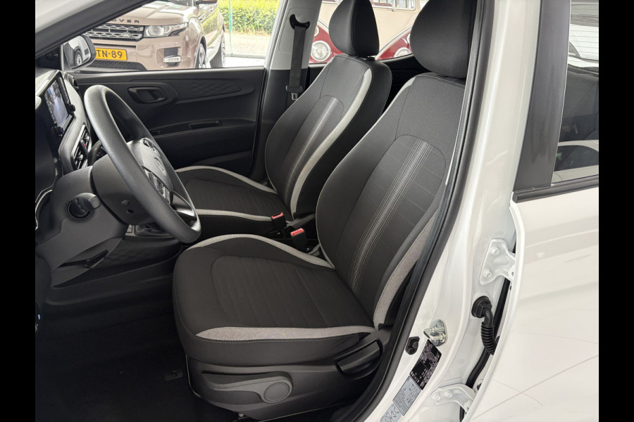 Hyundai i10 1.0 Comfort Achteruitrijcamera - Airco - Navigatie - Parkeersensoren achter - Cruise control - Radio - Led verlichting - Fabrieksgarantie