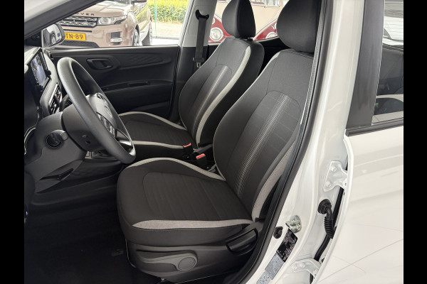 Hyundai i10 1.0 Comfort Achteruitrijcamera - Airco - Navigatie - Parkeersensoren achter - Cruise control - Radio - Led verlichting - Fabrieksgarantie