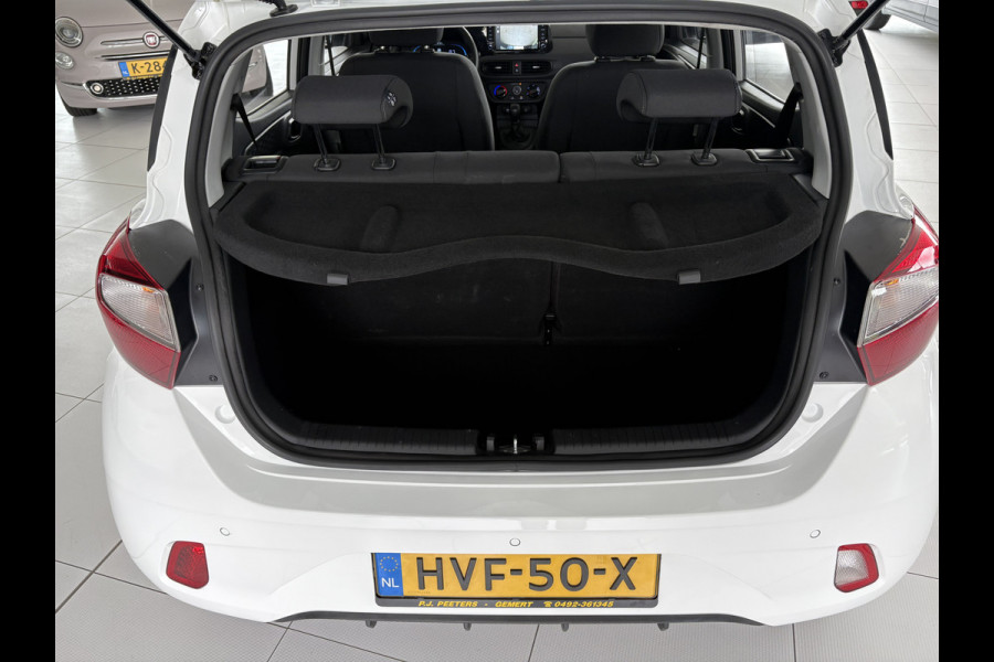 Hyundai i10 1.0 Comfort Achteruitrijcamera - Airco - Navigatie - Parkeersensoren achter - Cruise control - Radio - Led verlichting - Fabrieksgarantie