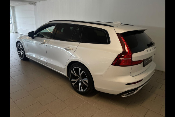 Volvo V60 2.0 B3 R-Design AUTOMAAT AIRCO NAVI CRUISE BLUETOOTH ELEK STOELEN HARMAN KARDON VELGEN CAMERA PRIVACYGLAS NETTE AUTO