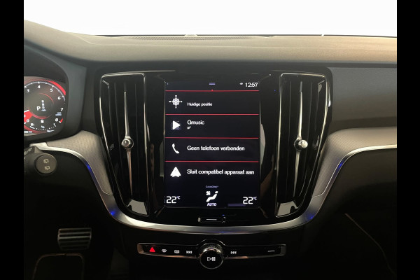 Volvo V60 2.0 B3 R-Design AUTOMAAT AIRCO NAVI CRUISE BLUETOOTH ELEK STOELEN HARMAN KARDON VELGEN CAMERA PRIVACYGLAS NETTE AUTO