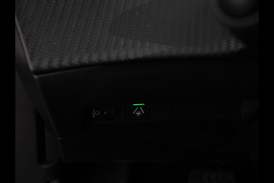Peugeot 2008 1.2 Allure 136pk Hybrid Automaat Camera 360 Climate control Cruise control Adaptive Stoelverwarming Parkeersensoren Navigatie Apple Carplay/ Android Auto Lichtmetalen velgen Led