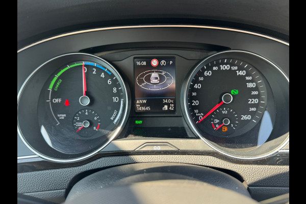 Volkswagen Passat 1.4 TSI PHEV * Panoramadak * Headup display * Dealer onderhouden *