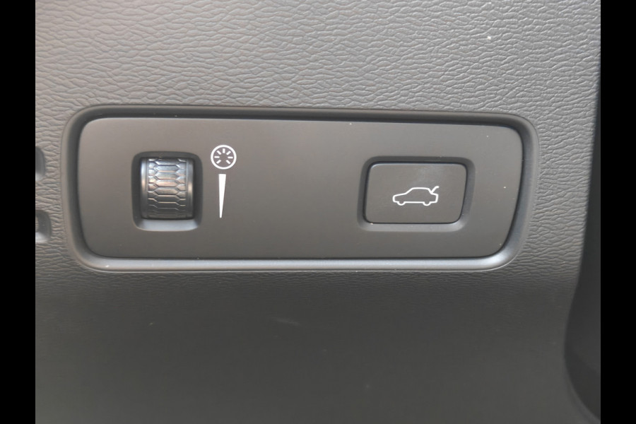 Volvo XC40 P8 AWD 408PK R-Design | SoH 91% | BLIS | PDC V+A | Elektr. Kofferklep | Stoel/Stuur verwarm. | Camera Achter | Carplay |