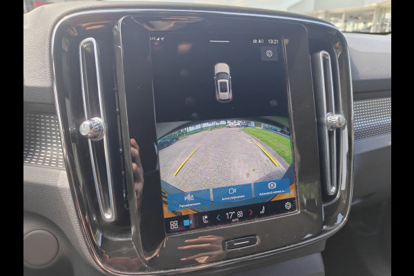 Volvo XC40 P8 AWD 408PK R-Design | SoH 91% | BLIS | PDC V+A | Elektr. Kofferklep | Stoel/Stuur verwarm. | Camera Achter | Carplay |