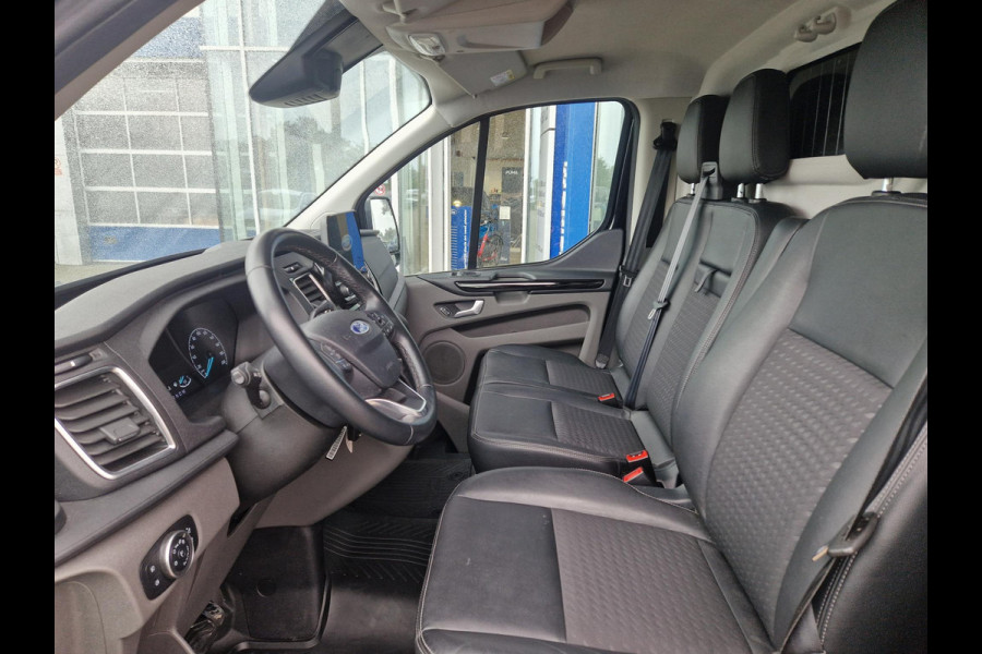 Ford Transit Custom 320 2.0 TDCI L1H1 Sport | 185PK! | ZEER NETTE AUTO! | Bi-Xenon | Winterpack | Navigatie | Camera achter | Led dagrijverlichting | Raptor grille | Leder/stof bekleding