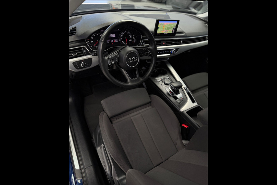 Audi A4 Limousine 35 TFSI Sport Edition Automaat Bluetooth
