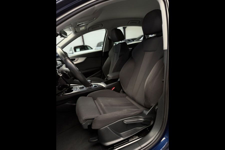 Audi A4 Limousine 35 TFSI Sport Edition Automaat Bluetooth