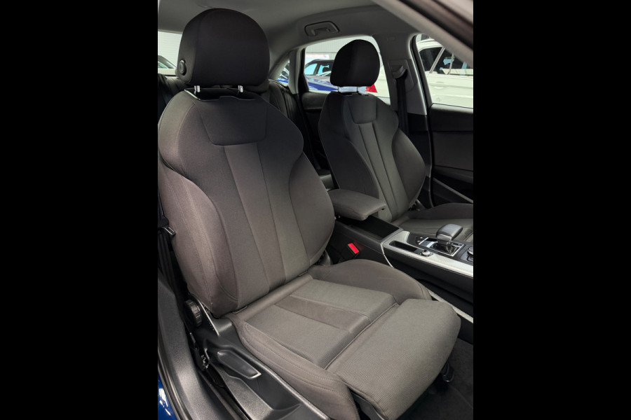 Audi A4 Limousine 35 TFSI Sport Edition Automaat Bluetooth