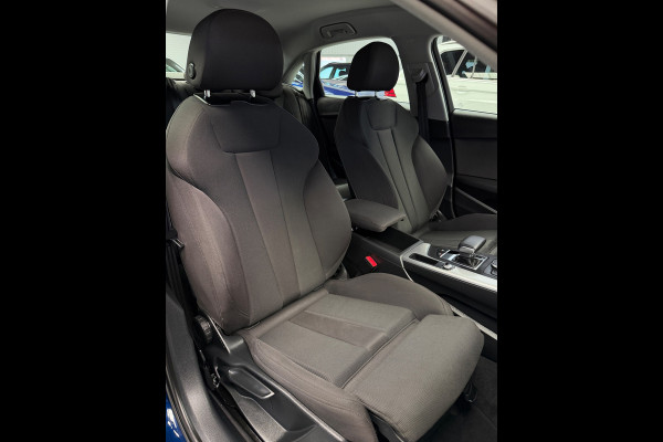 Audi A4 Limousine 35 TFSI Sport Edition Automaat Bluetooth