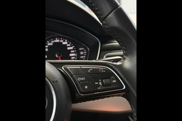 Audi A4 Limousine 35 TFSI Sport Edition Automaat Bluetooth