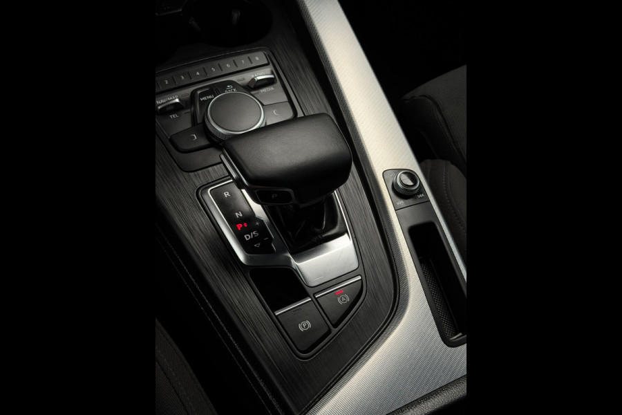 Audi A4 Limousine 35 TFSI Sport Edition Automaat Bluetooth