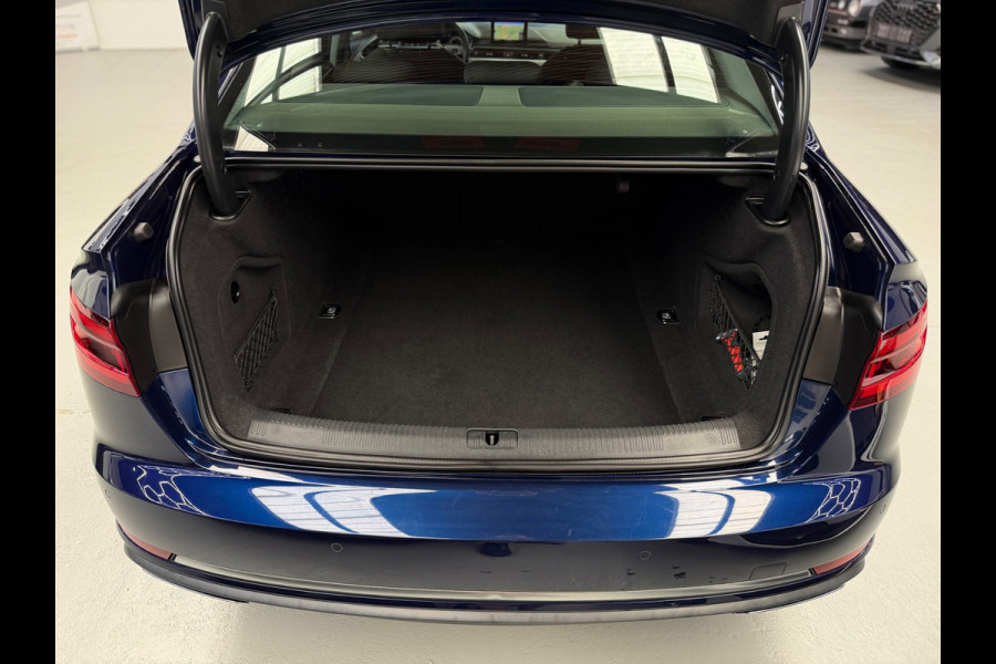 Audi A4 Limousine 35 TFSI Sport Edition Automaat Bluetooth